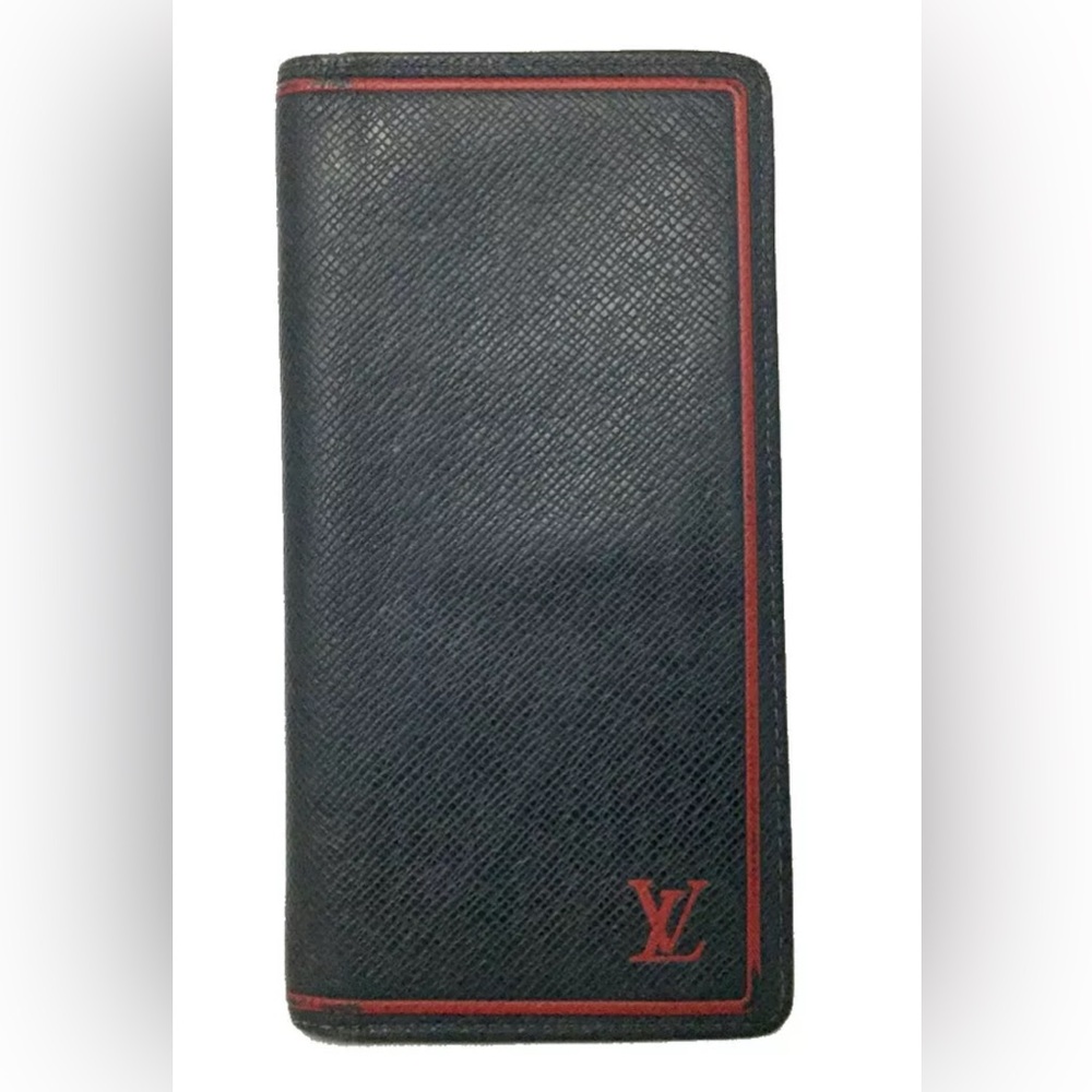 Authentic Louis Vuitton Taiga Porte feiulle Brazza Leather Long Wallet Navy blue
